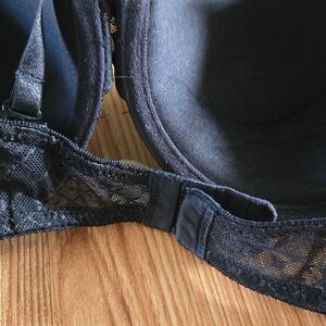 Maidenform 36B Black Lace Underwire Bra - Excellent Condition